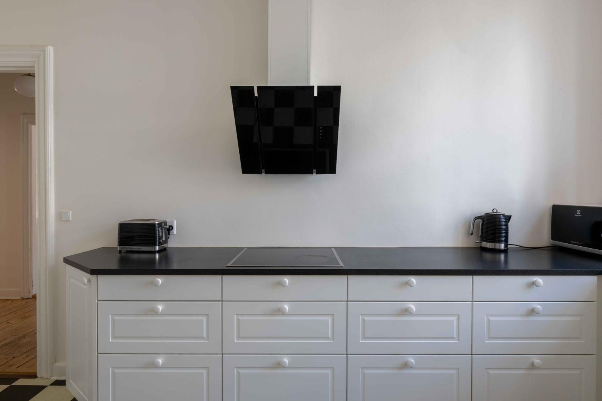Lovely 3Br Manor Apartment 5 Min From Tivoli Gardens كوبنهاجن المظهر الخارجي الصورة
