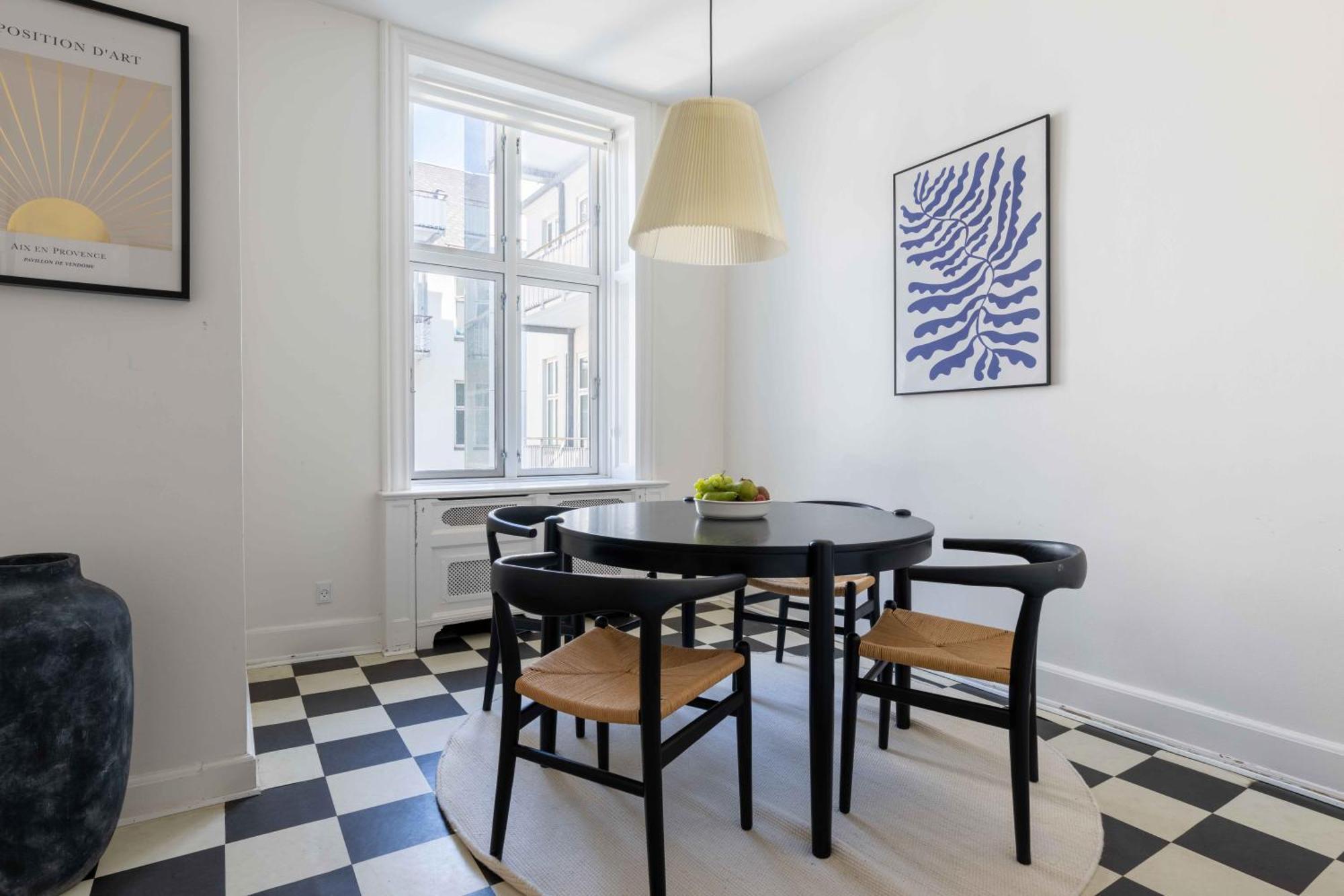 Lovely 3Br Manor Apartment 5 Min From Tivoli Gardens كوبنهاجن المظهر الخارجي الصورة